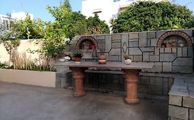 Kuburno House - Spacious - Close To The Beach Apartment